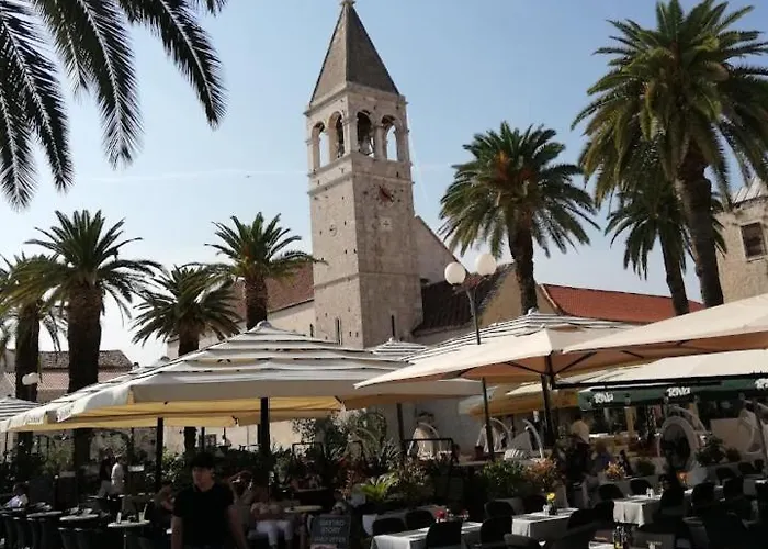 Βίλα Merica Τρογκίρ