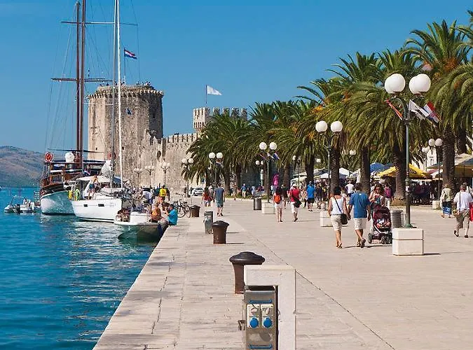 Merica Βίλα Τρογκίρ