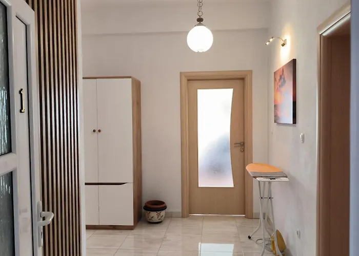 Βίλα Merica Τρογκίρ